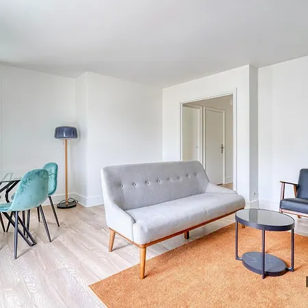 A Versailles - Le Sanctuaire - 341B Versailles